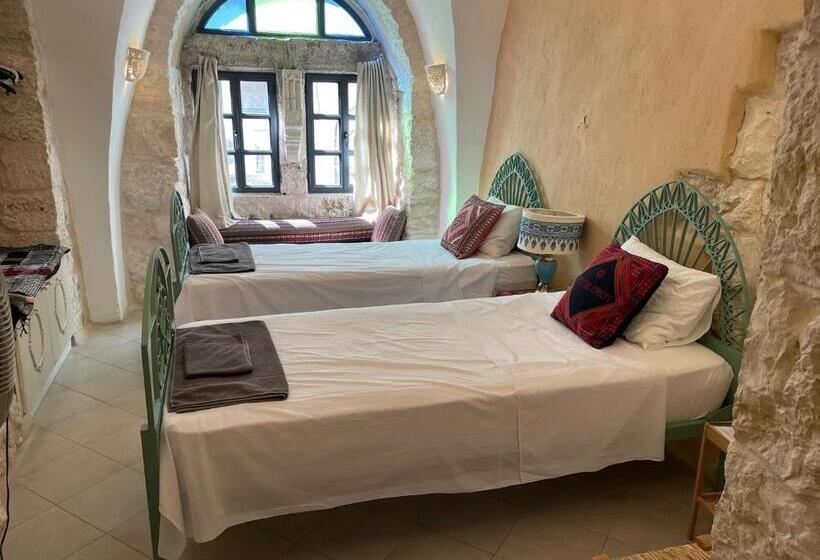 اتاق استاندارد, Dar Al Majus