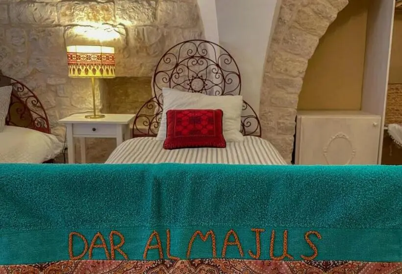 اتاق لوکس سه تخته, Dar Al Majus