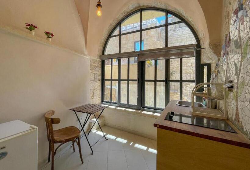 اتاق استاندارد, Dar Al Majus