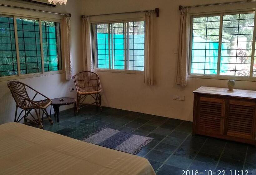 اتاق لوکس, Isai Ambalam Guest House