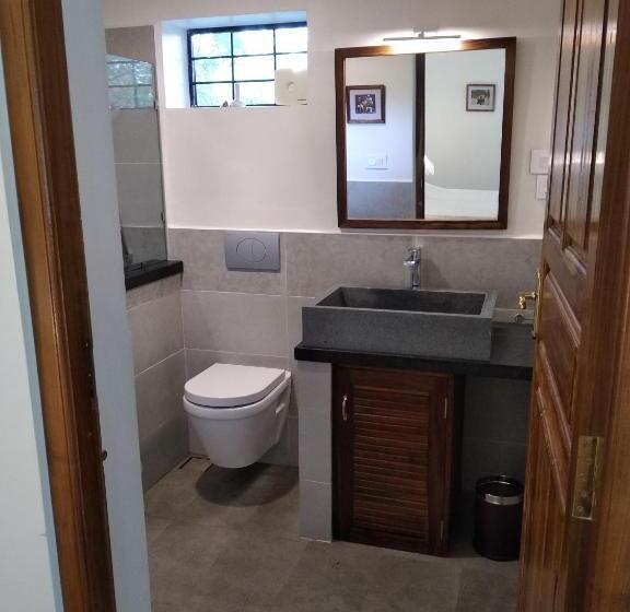 اتاق لوکس, Isai Ambalam Guest House