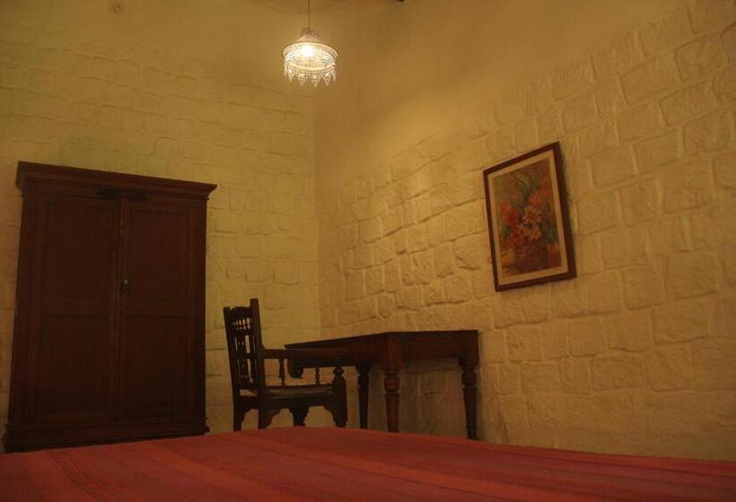اتاق استاندارد, Isai Ambalam Guest House