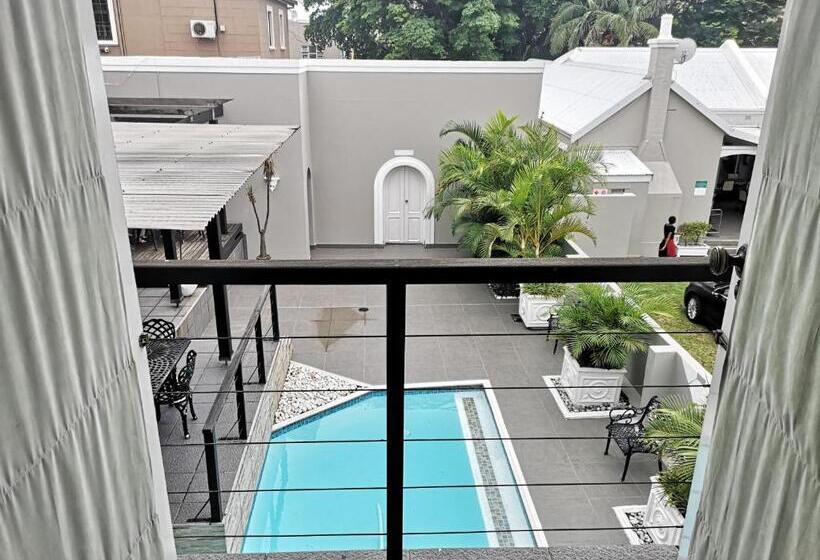 חדר משפחתי, Bon Ami Guest House