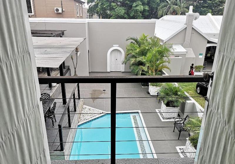 חדר משפחתי, Bon Ami Guest House