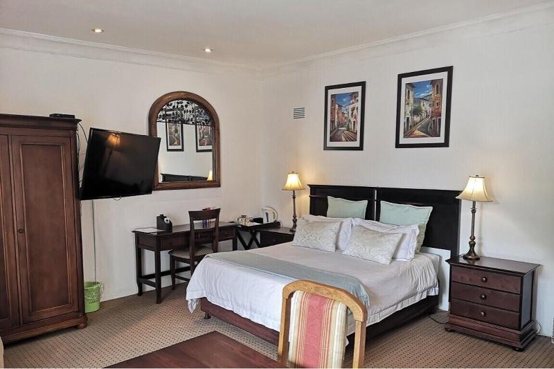 חדר משפחתי, Bon Ami Guest House