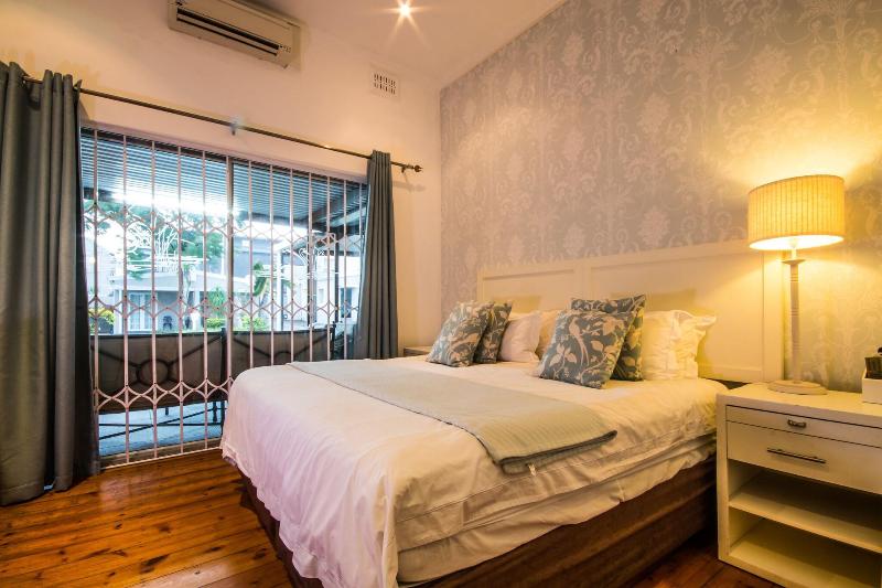 חדר משפחתי, Bon Ami Guest House