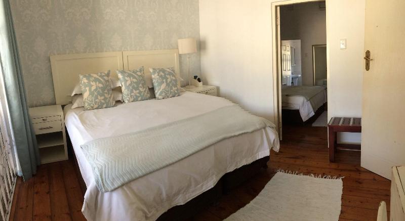 חדר משפחתי, Bon Ami Guest House