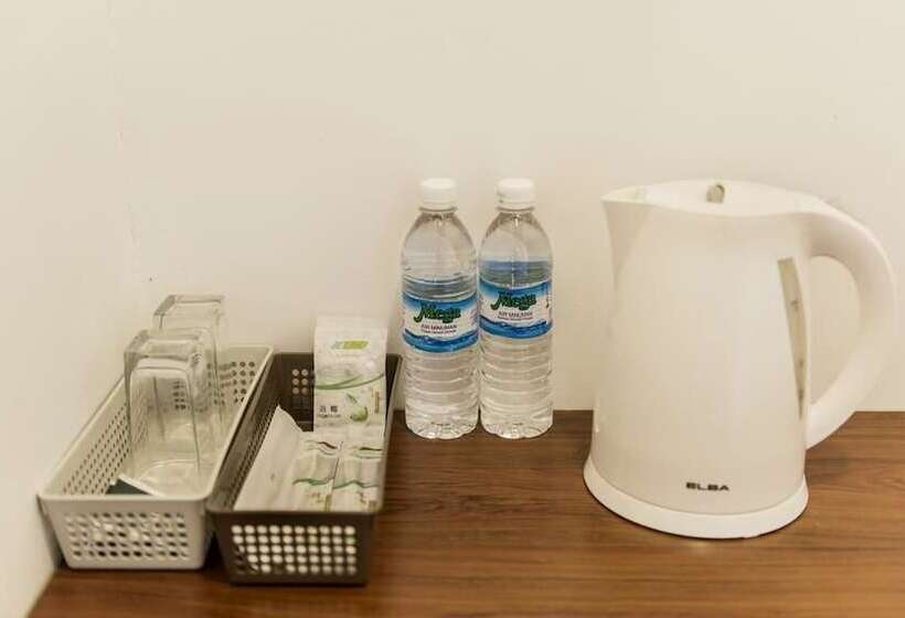 Quarto Deluxe, Luna Capsule