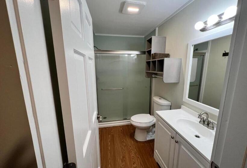 غرفة قياسية مطلّة علي البحيرة, Rangeley Town & Lake