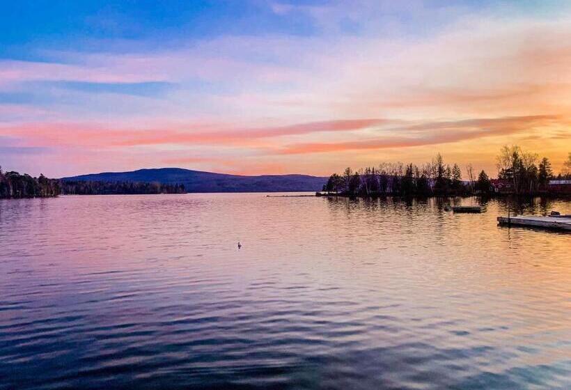 غرفة قياسية مطلّة علي البحيرة, Rangeley Town & Lake