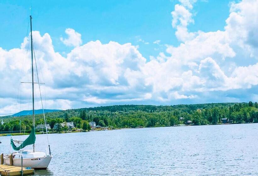 منزل غرفتين نوم, Rangeley Town & Lake