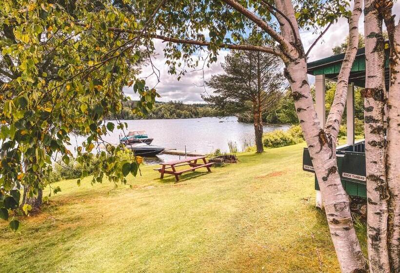 منزل غرفتين نوم, Rangeley Town & Lake