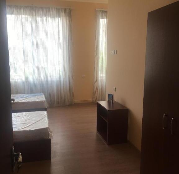 اتاق استاندارد با 2 تخت دوبل, Sunshine