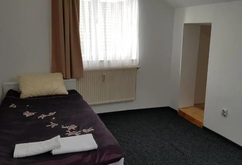 Standard Yhden Hengen Huone Jaettu Kylpyhuone, Bigcitty Rooms