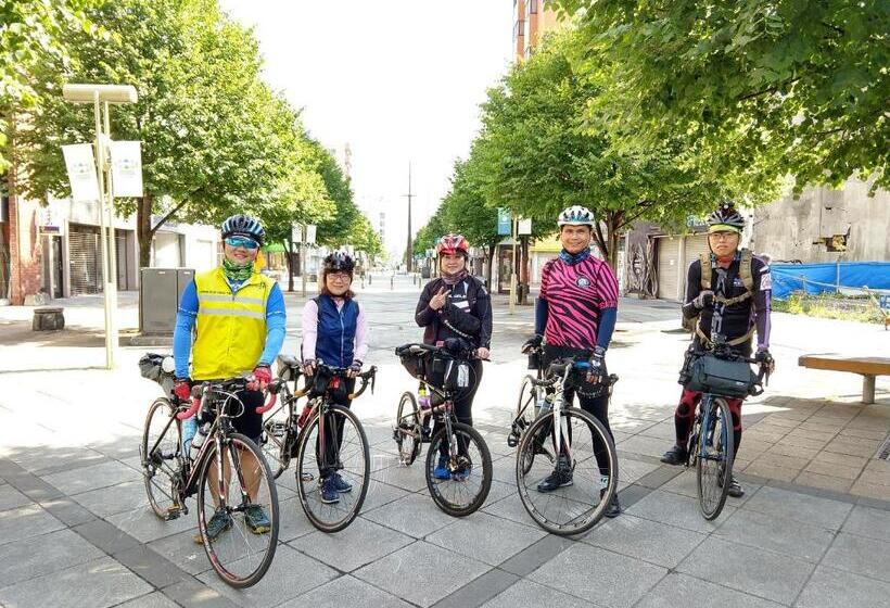 اتاق چهار تخته با دستشویی مشترک, Asahikawa Ride
