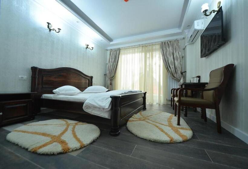 Номер Стандарт, Edy's Royal Predeal