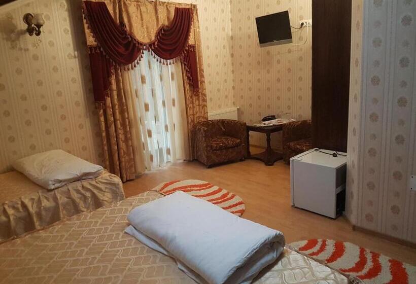 패밀리 룸, Edy's Royal Predeal