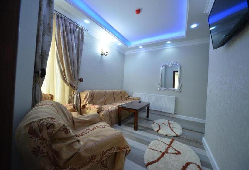 Апартаменты Deluxe 1 Спальня, Edy's Royal Predeal