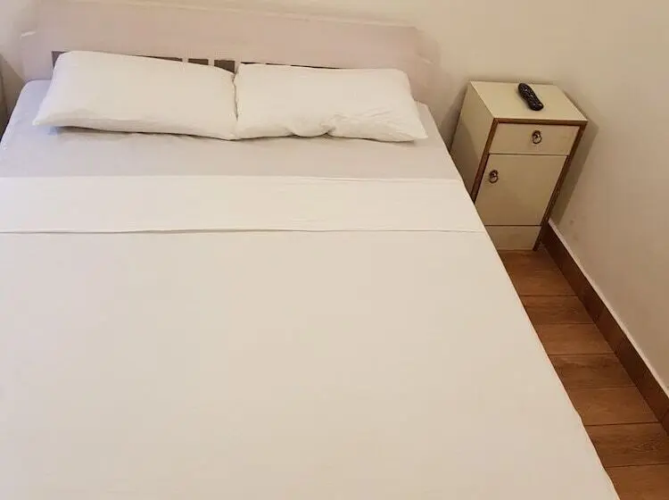 バルコニー付きスタンダードルーム, Marquito S Guest House