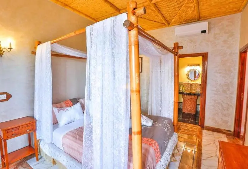 بانگلوی استاندارد, Maison Kasba Bonheur & Bien Etre Emma & Gilles