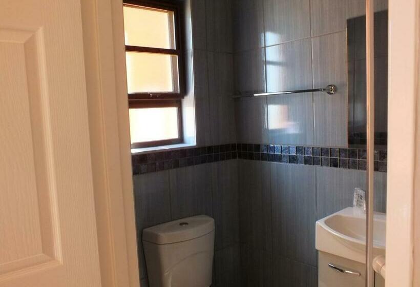 اتاق استاندارد با تراس, Royal Castle Guest House