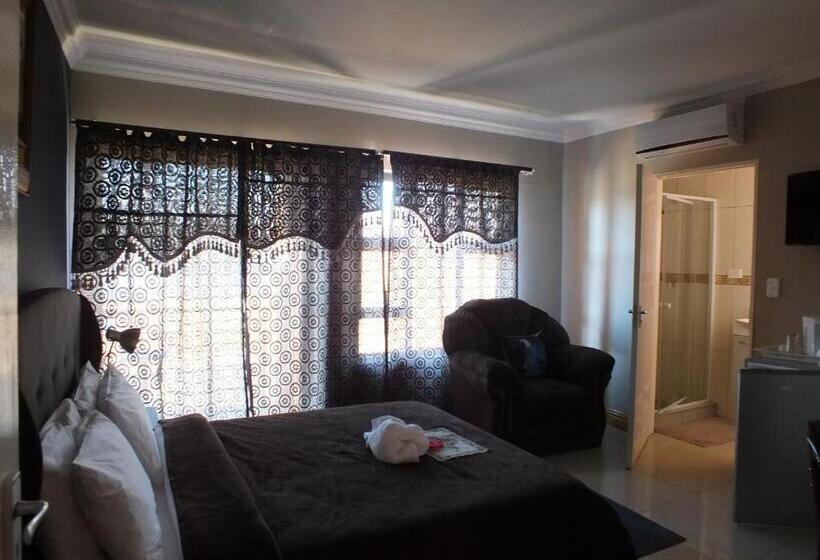 اتاق لوکس, Royal Castle Guest House