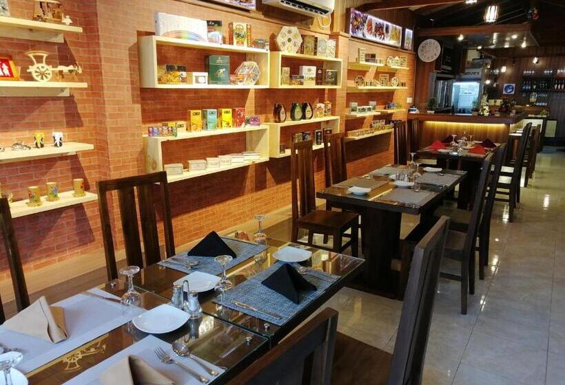 Номер Deluxe Кровать Кинг, Diva Villa Airport Transit