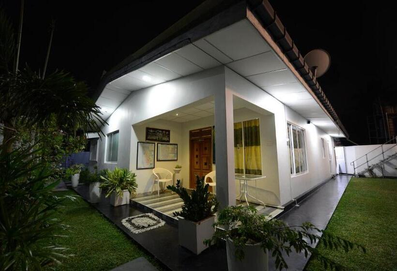 Апартаменты 1 Спальня Вид на Сад, Diva Villa Airport Transit