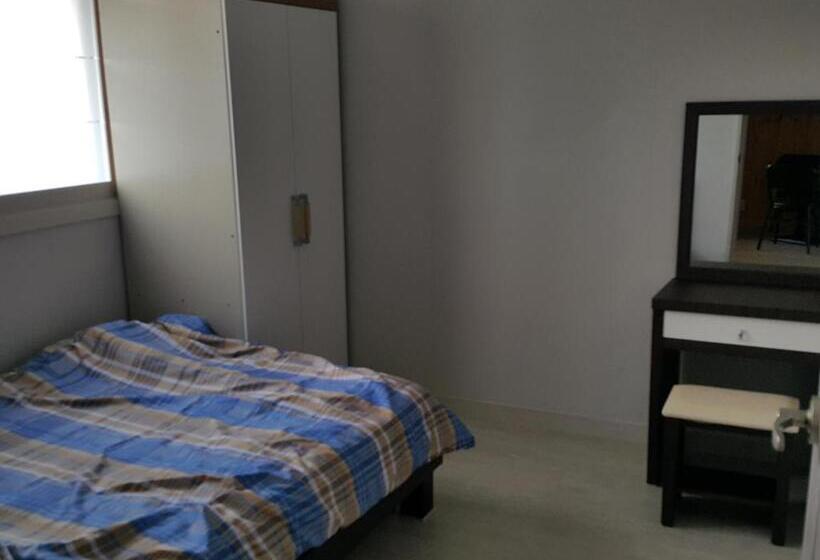 Quarto Individual Basic, Guest House Manna