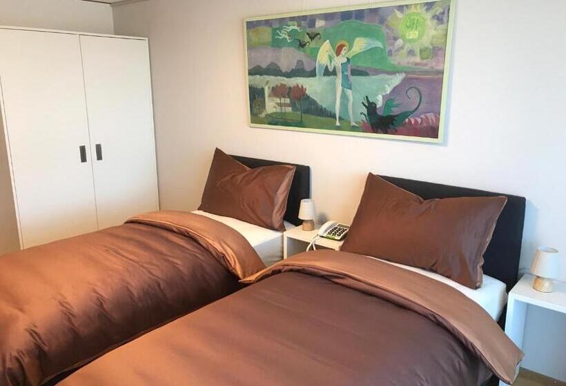 マウンテンビュースタンダードルーム, Schüür Restaurant & Kultur