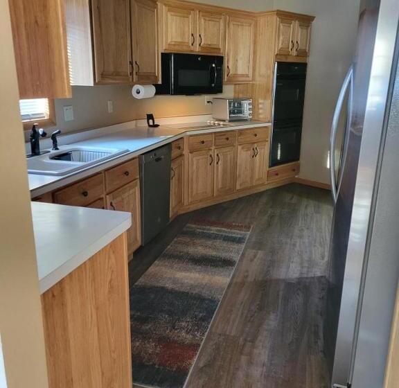 شقة 3 غرف, Whitetail Lodge