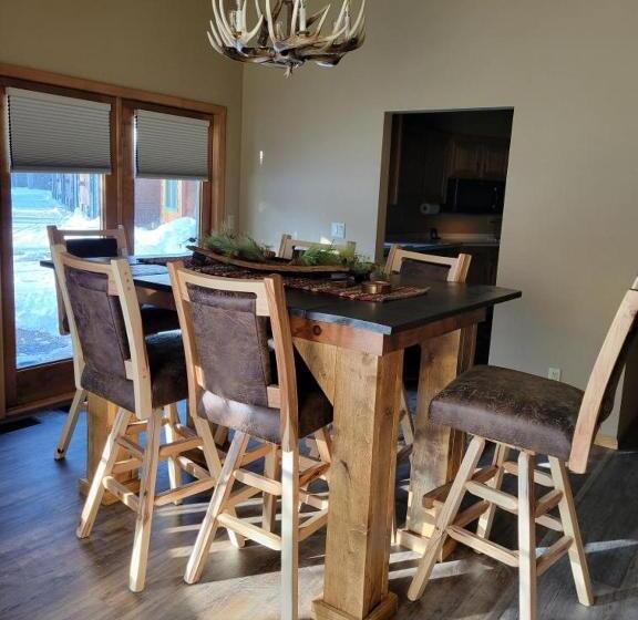침실 3개 아파트, Whitetail Lodge