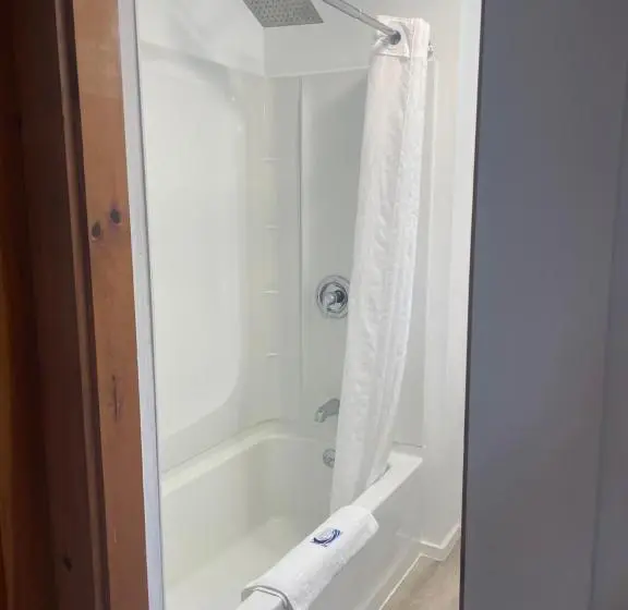 キングサイズベッドのスーペリアルーム, Kennebunkport Motor Lodge