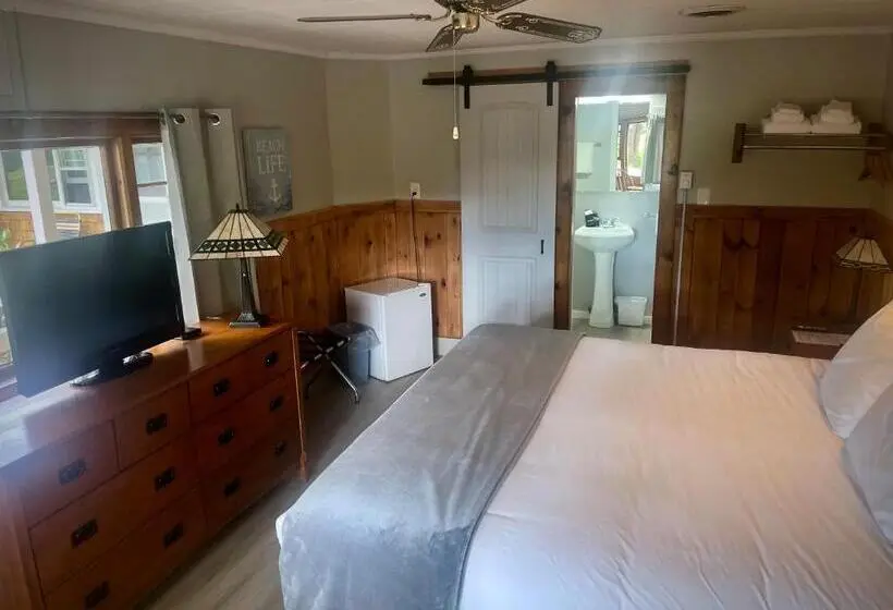 キングサイズベッドのデラックスルーム, Kennebunkport Motor Lodge