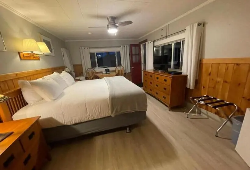 キングサイズベッドのデラックスルーム, Kennebunkport Motor Lodge