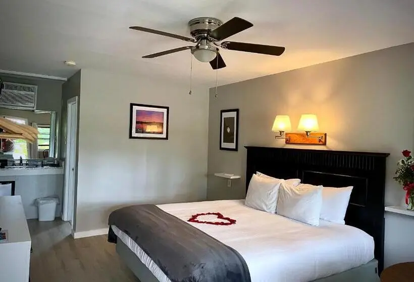 キングサイズベッドのスタンダードルーム, Kennebunkport Motor Lodge