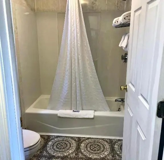 キングサイズベッドのスタンダードルーム, Kennebunkport Motor Lodge