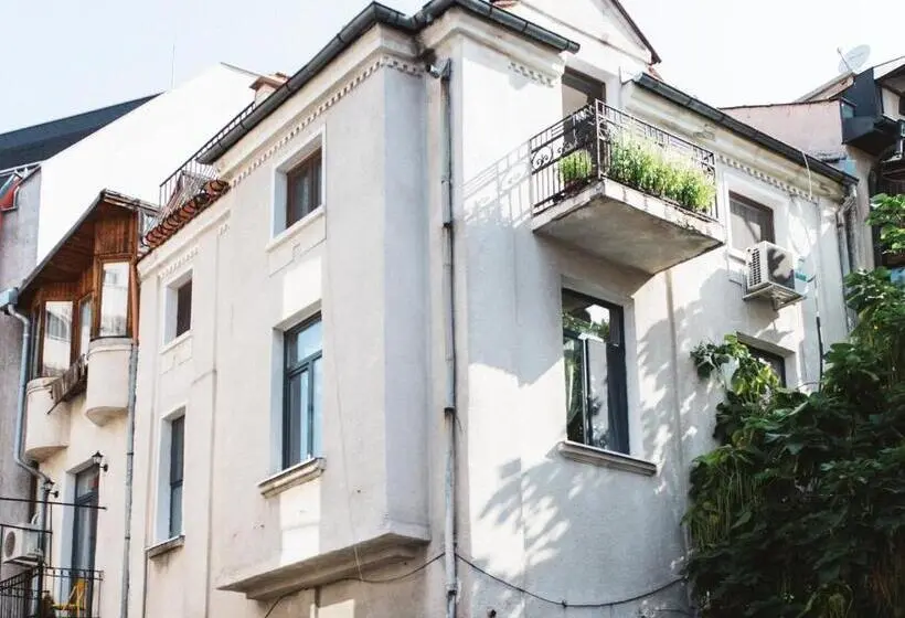 اتاق استاندارد با بالکن, Mouse House Kapana