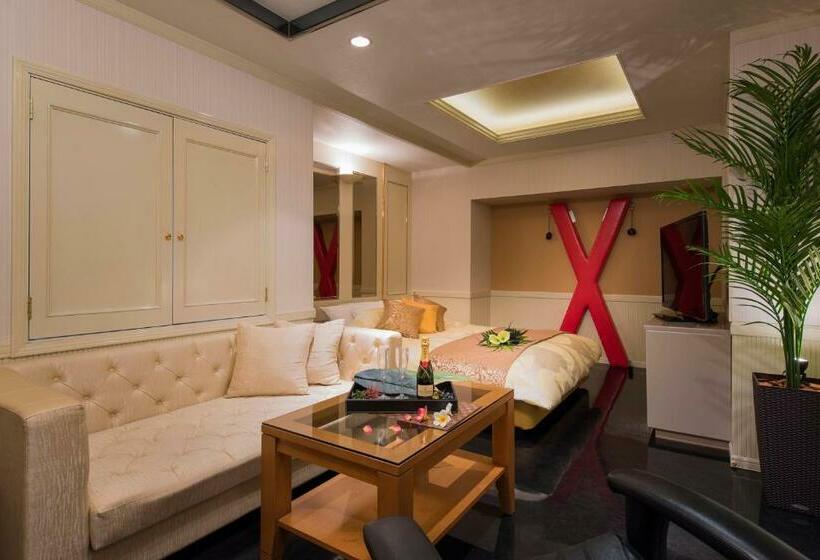 חדר אקזקיוטיב, Sulata Ashikaga