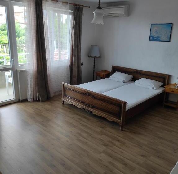 패밀리 룸, Guest House Drazhev