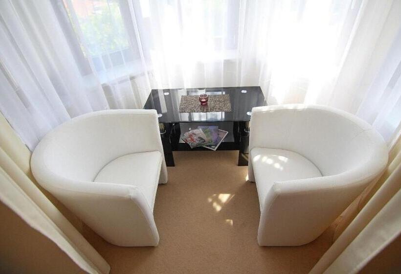 Quarto Estandar, Vila Elis