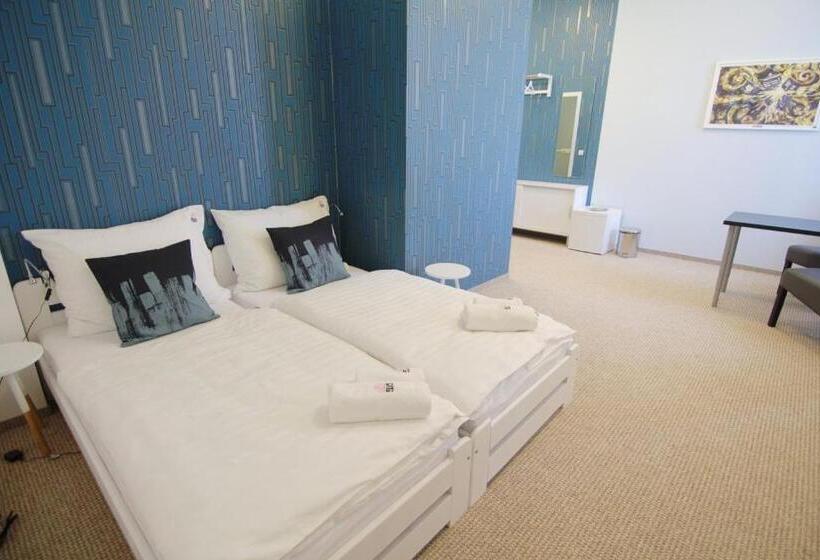 Quarto Estandar, Vila Elis