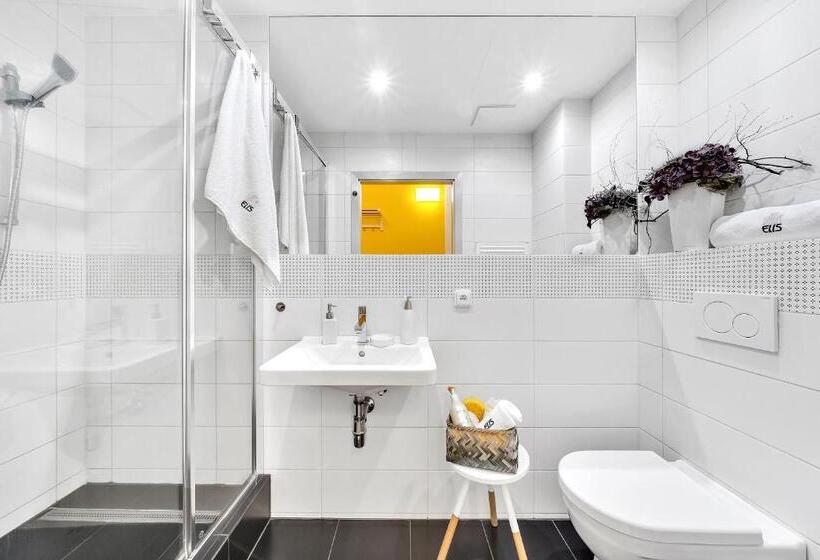 Quarto Estandar, Vila Elis