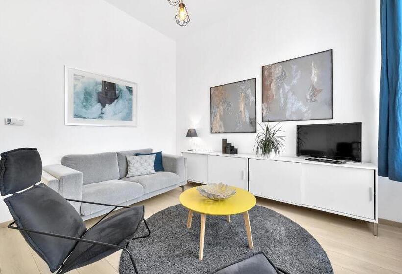 Suíte Familiar, Vila Elis