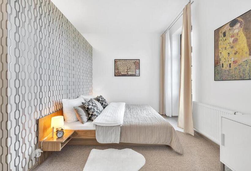 Quarto Estandar, Vila Elis