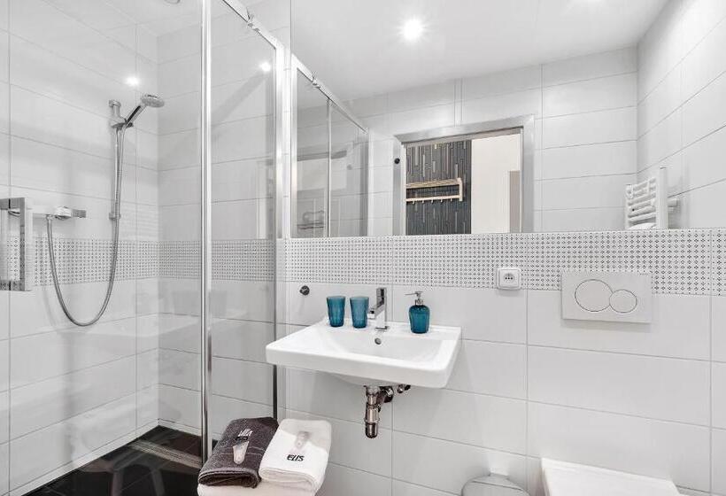 Quarto Estandar, Vila Elis