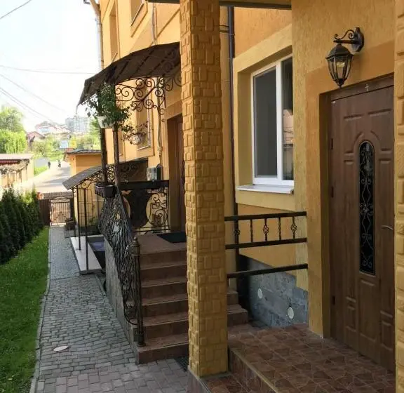 اتاق اکونومی, Villa L Vovskaia