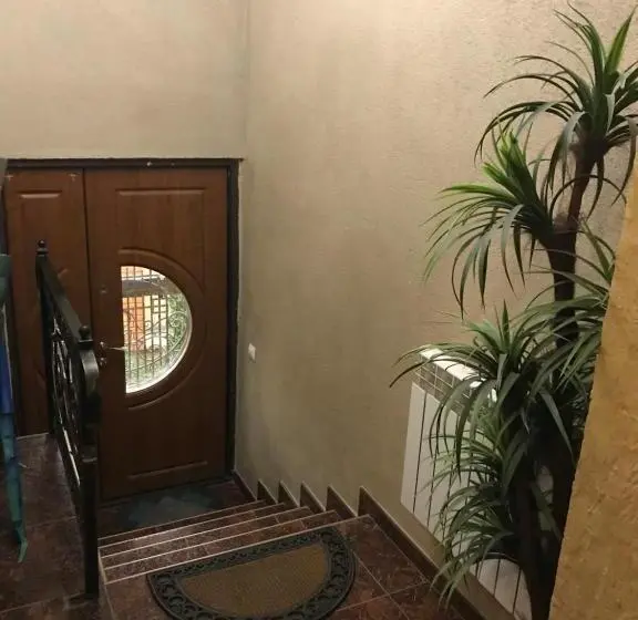 اتاق خانوادگی, Villa L Vovskaia
