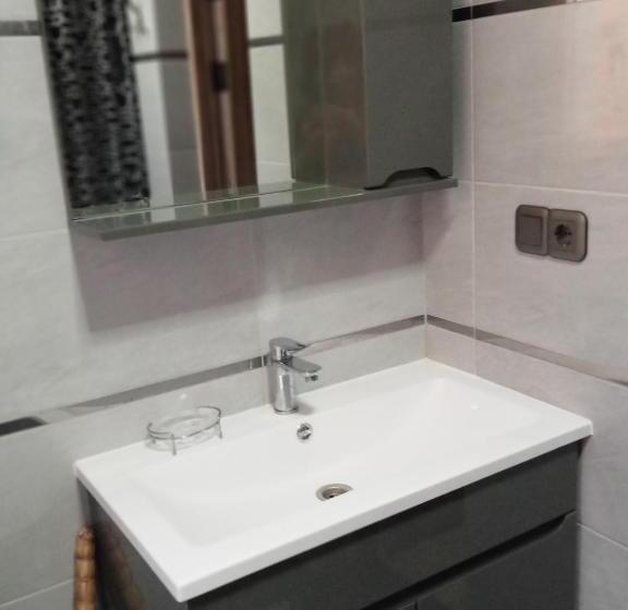 آپارتمان 1 خوابه با بالکن, Villa L Vovskaia