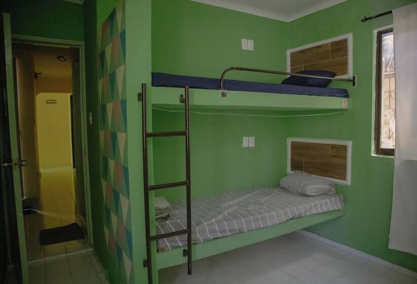 共用房间的床, Casa Wayak